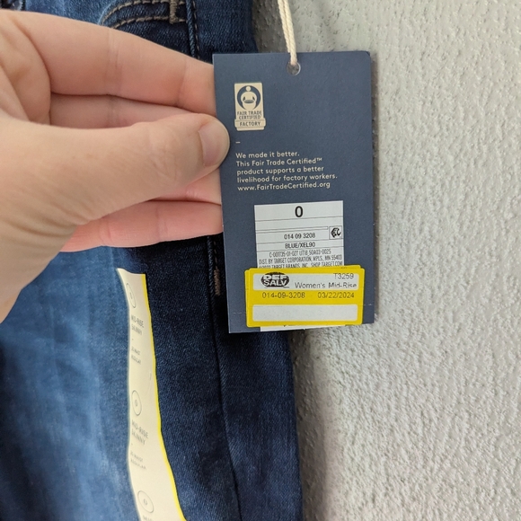 Universal Thread Mid-rise Skinny Dark Wash Jeans 0 - Picture 4 of 7